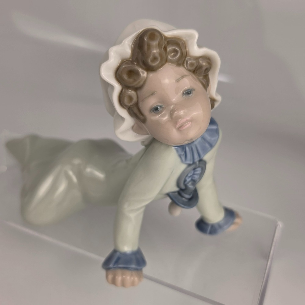 Lladro Baby Crawling Porcelain Figurine 5101 Childhood Collection Spain